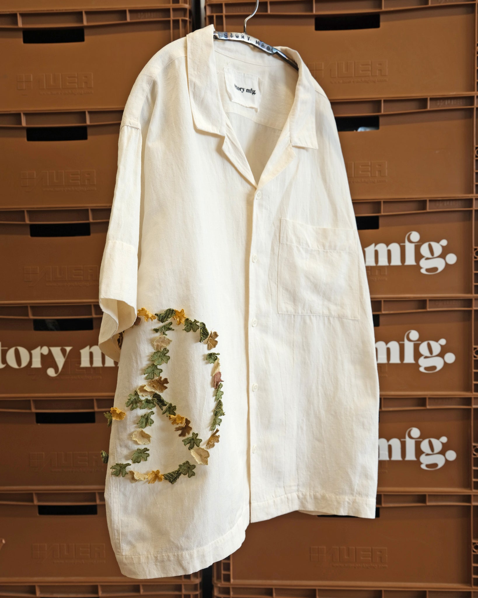 Greetings Shirt SS - Ecru Peace
