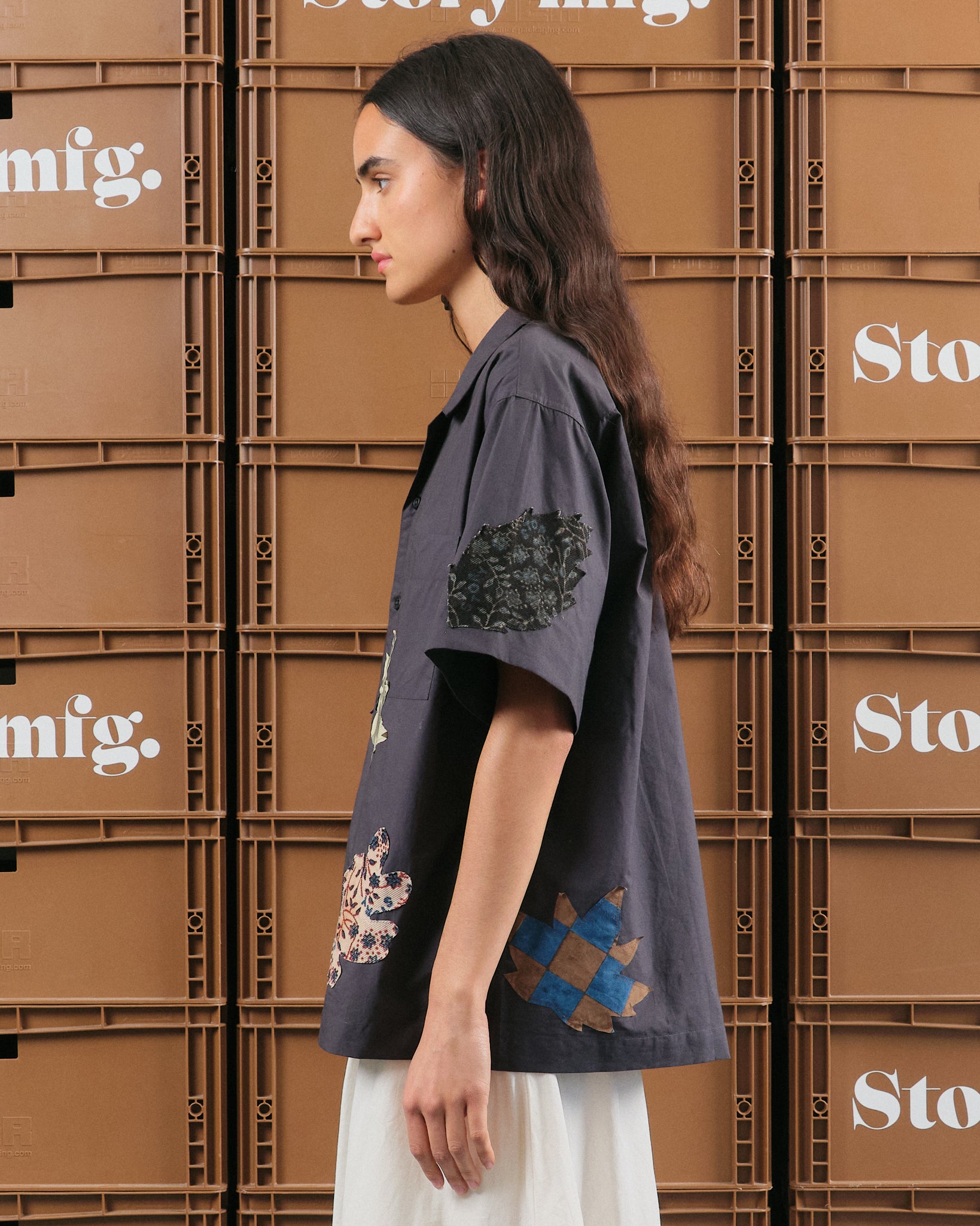 Greetings Shirt SS - Charcoal Leaf Scatter