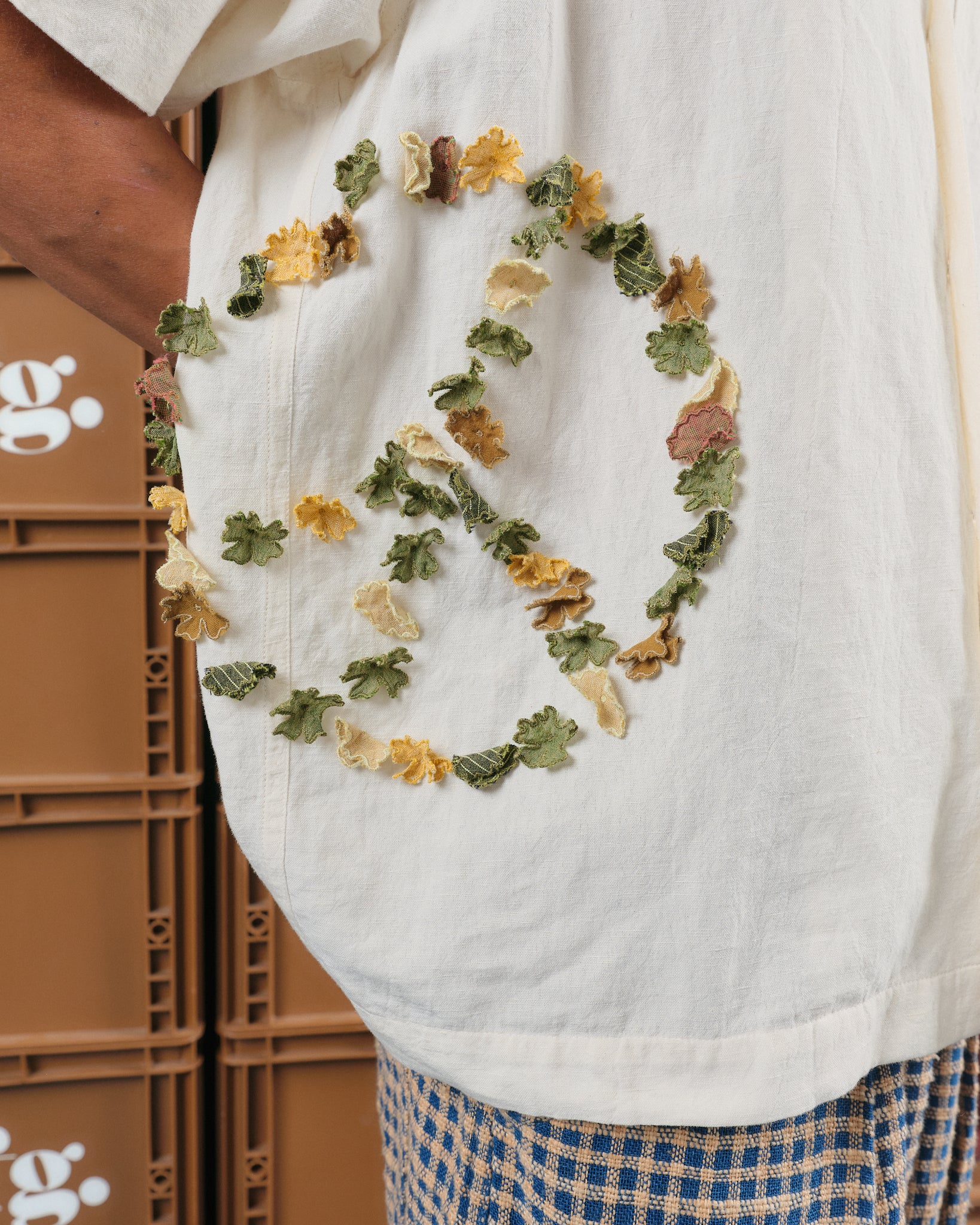 Greetings Shirt SS - Ecru Peace