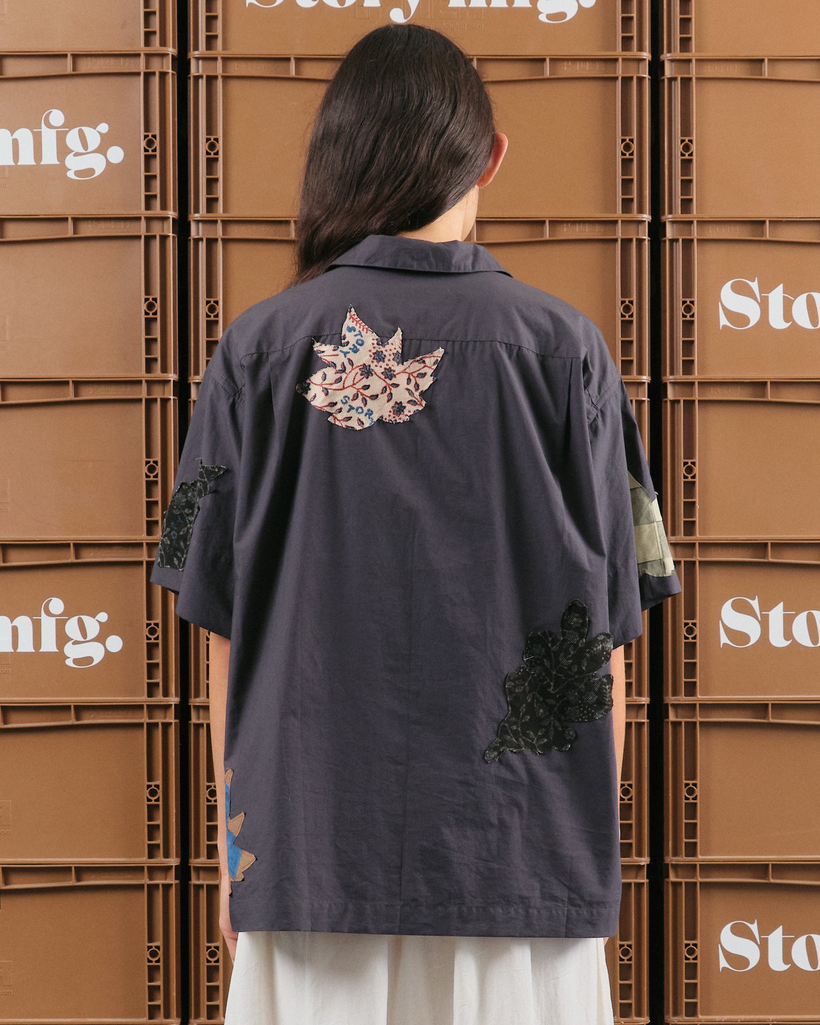 Greetings Shirt SS - Charcoal Leaf Scatter