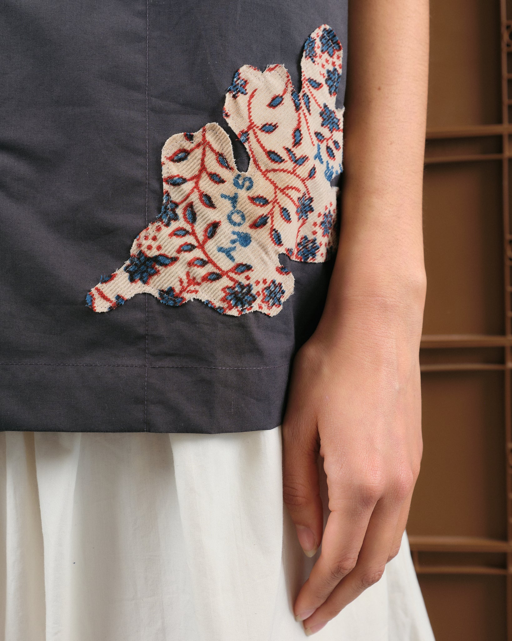 Greetings Shirt SS - Charcoal Leaf Scatter