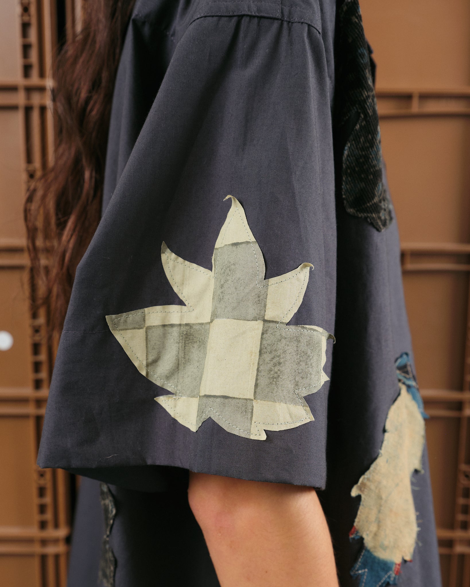 Greetings Shirt SS - Charcoal Leaf Scatter