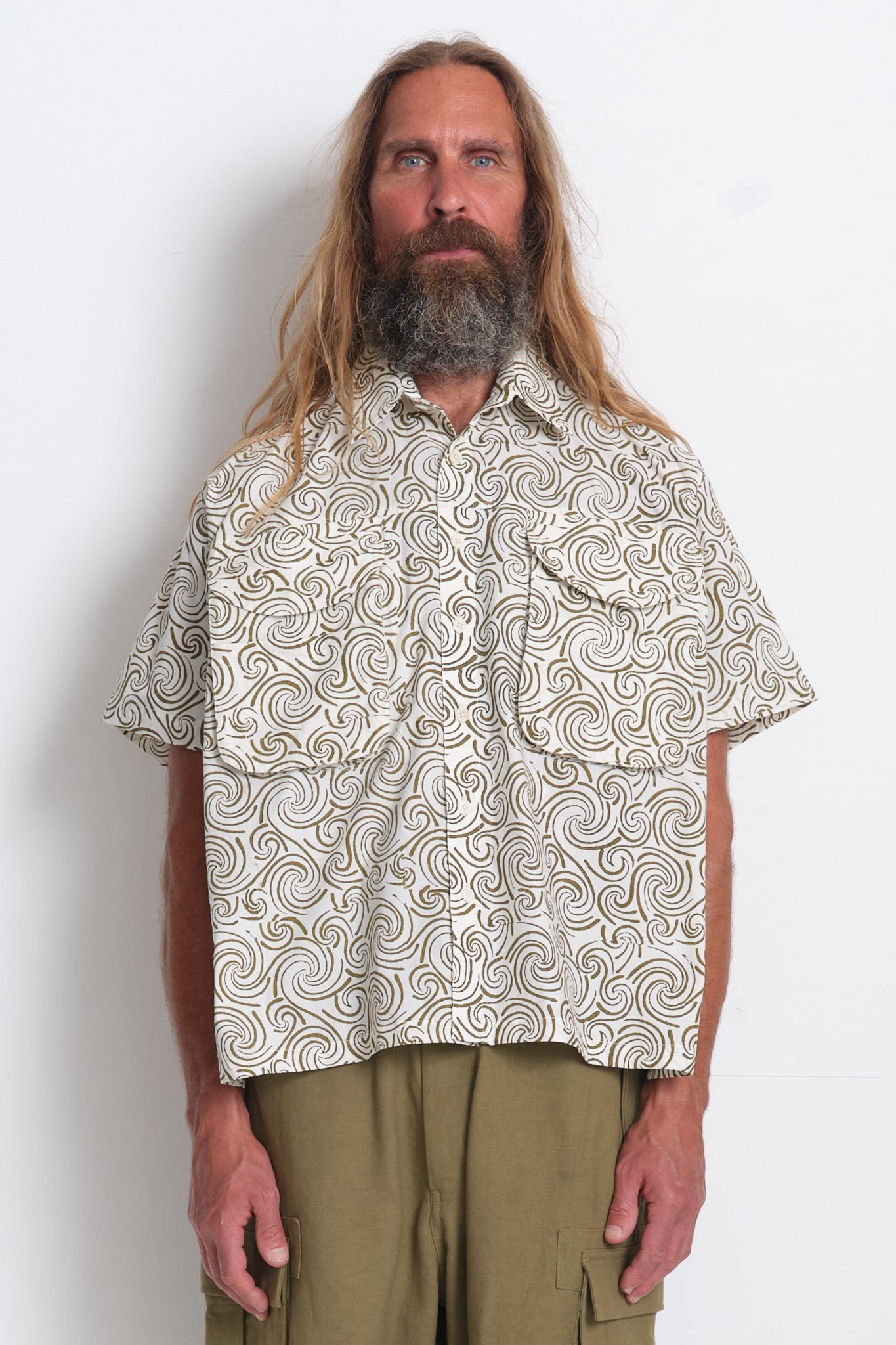 Conch Shirt SS - Olive Spiral